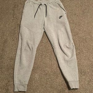 Nike tech joggers